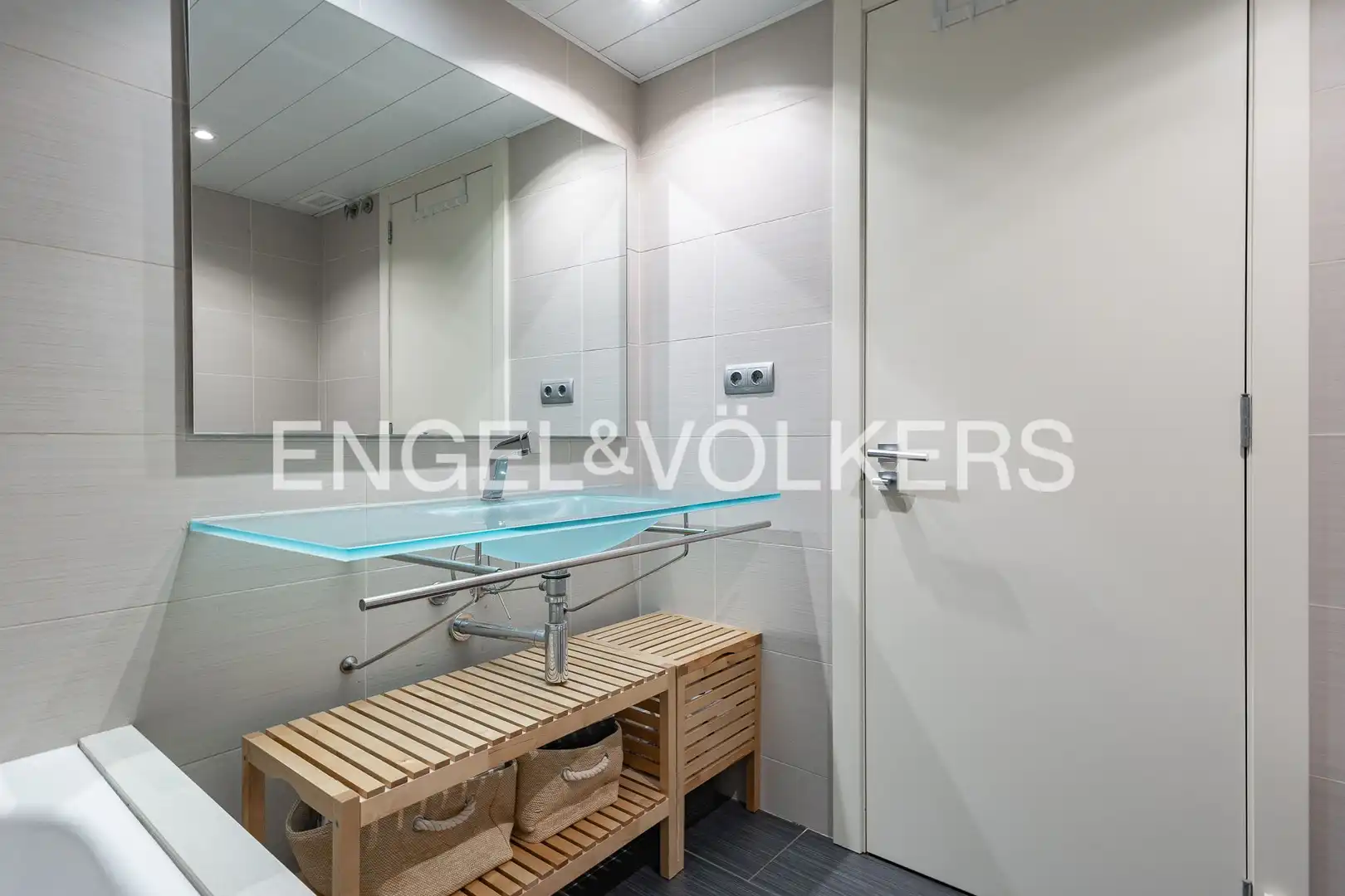Baño de Piso en venta en Sant Cugat del Vallès con Aire acondicionado, Calefacción y Jardín privado