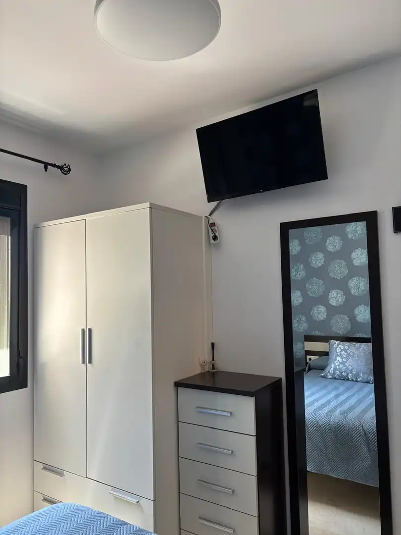 Dormitori de Apartament de lloguer en Estepona amb Aire condicionat, Calefacció i Terrassa