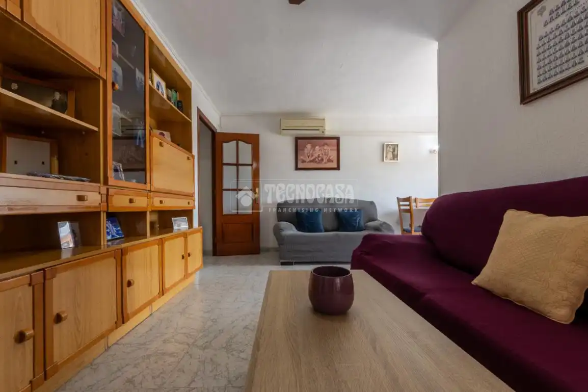 Sala d'estar de Pis en venda en Tarragona amb Aire condicionat i Moblat