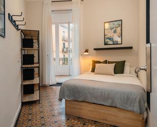 Bedroom of Flat to share in  Barcelona Capital  with Balcony