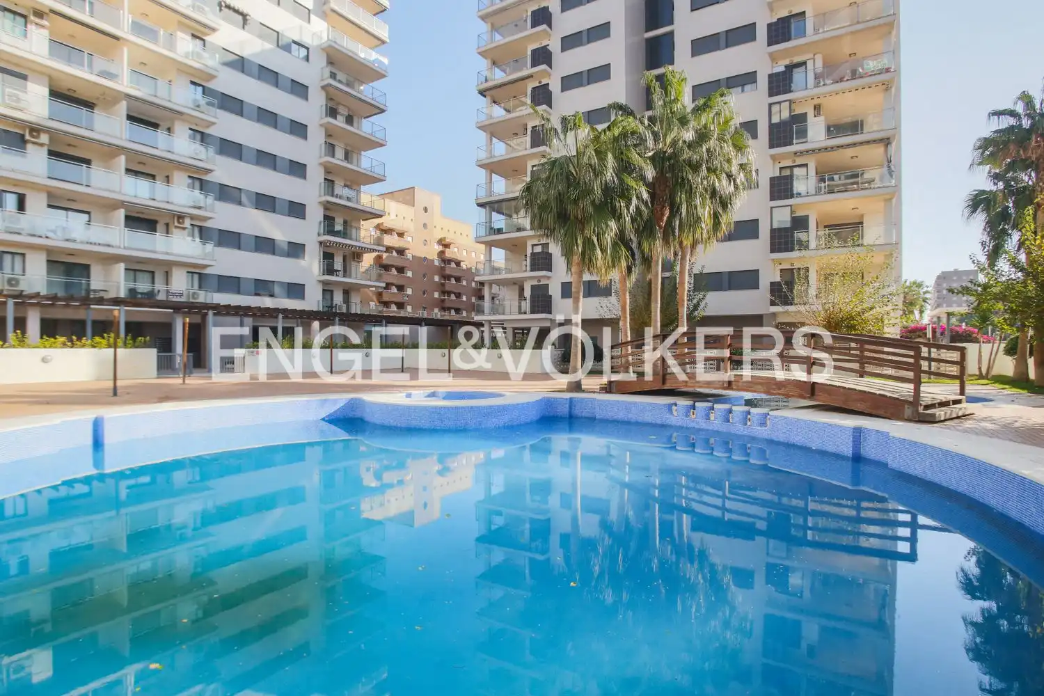 Schwimmbecken von Wohnung zum Verkauf in Oropesa del Mar / Orpesa mit Klimaanlage, Heizung und Privatgarten
