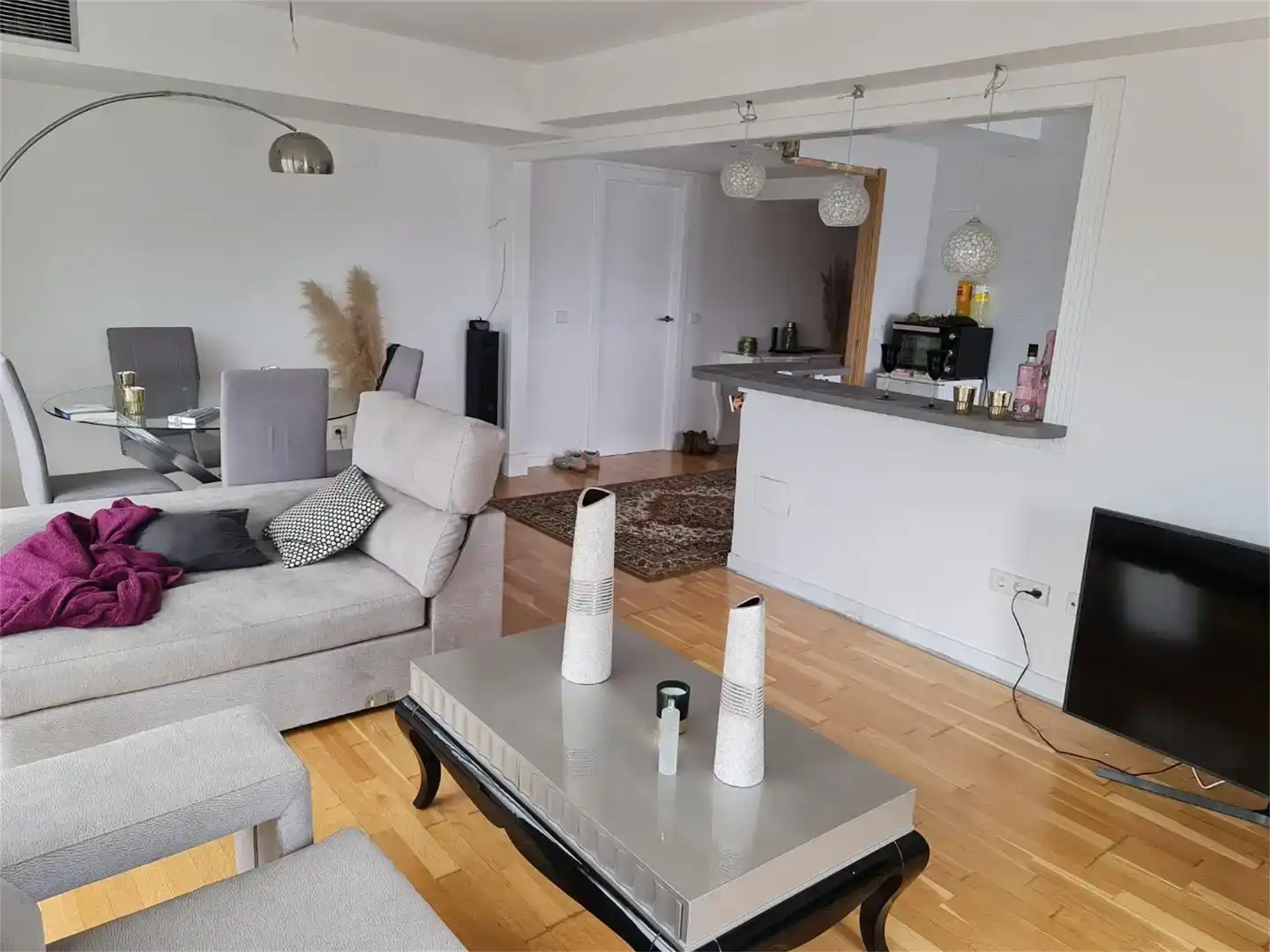 Sala d'estar de Pis en venda en Ponferrada amb Aire condicionat, Jardí privat i Parquet