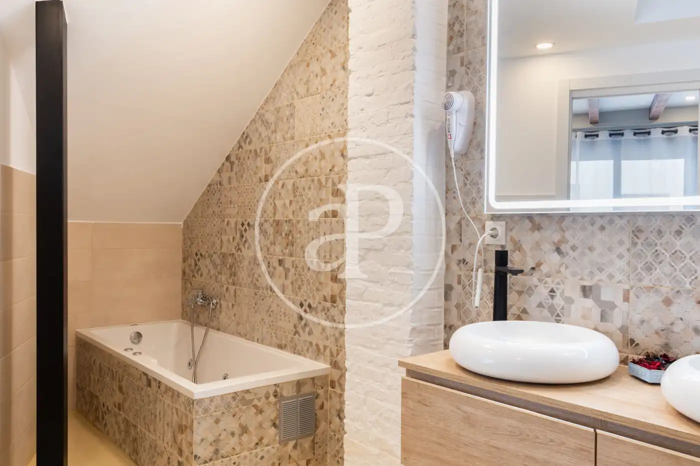 Baño de Piso en venta en Valencia con Aire acondicionado, Calefacción y Amueblado
