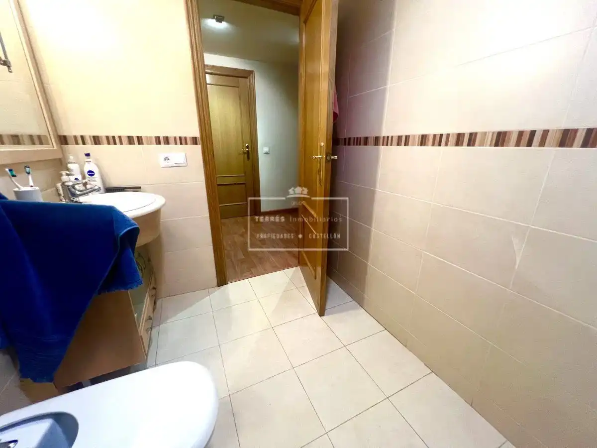 Baño de Piso en venta en Castellón de la Plana / Castelló de la Plana con Aire acondicionado, Calefacción y Terraza