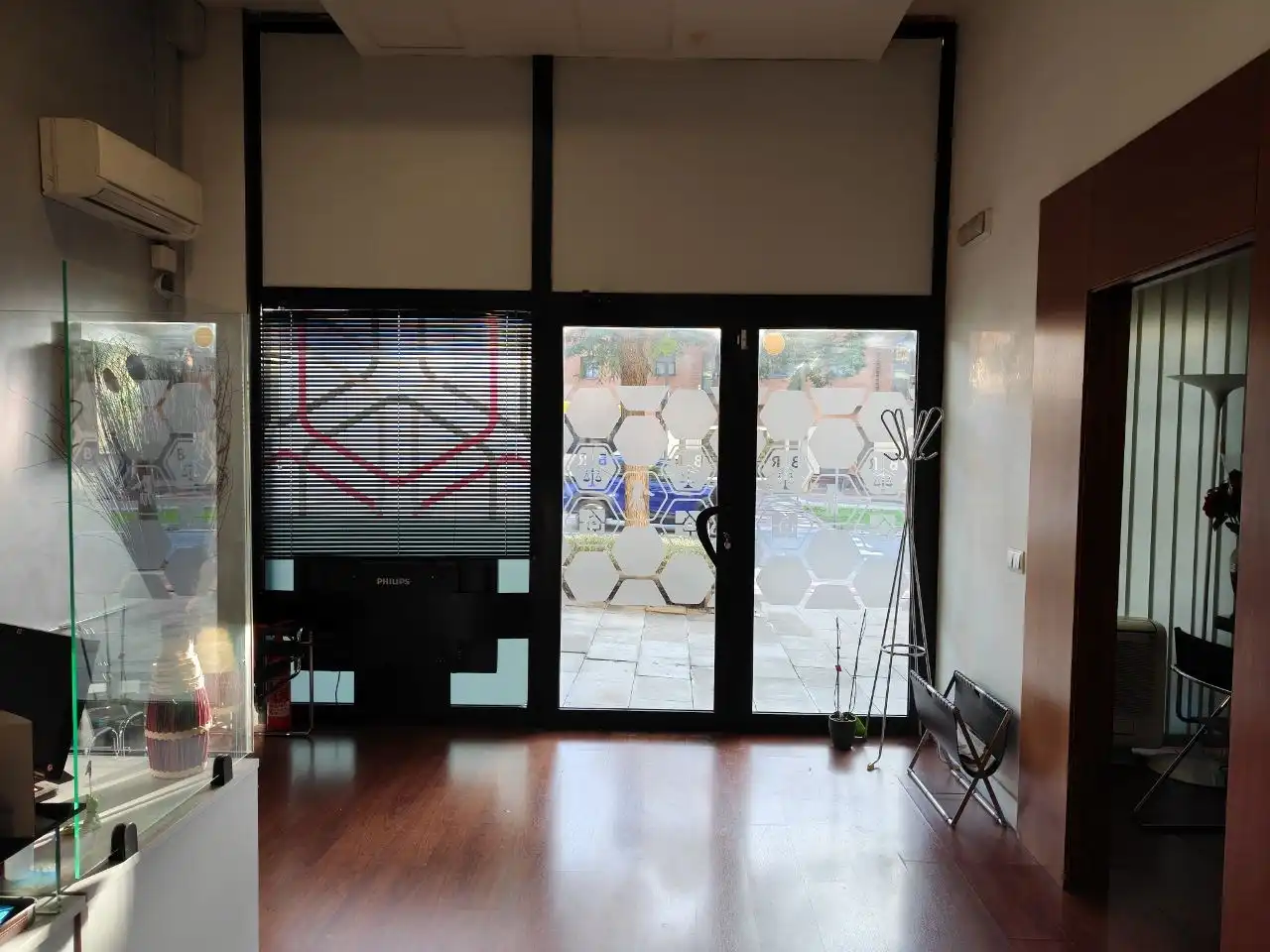 Local comercial en alquiler en D'ESPLUGUES 131, imagen 2
