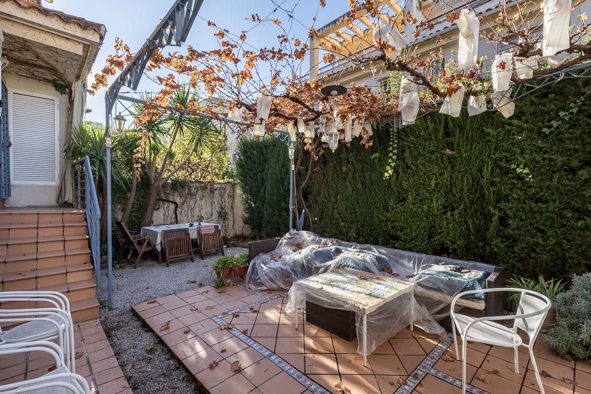 Terrassa de Casa o xalet en venda en Armilla amb Aire condicionat, Calefacció i Jardí privat