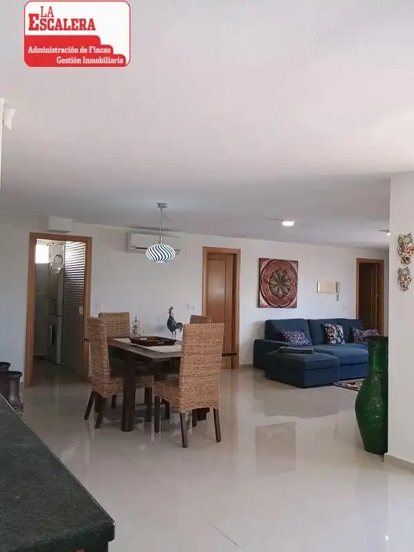 Sala de estar de Casa o chalet en venta en Castalla con Aire acondicionado, Calefacción y Jardín privado