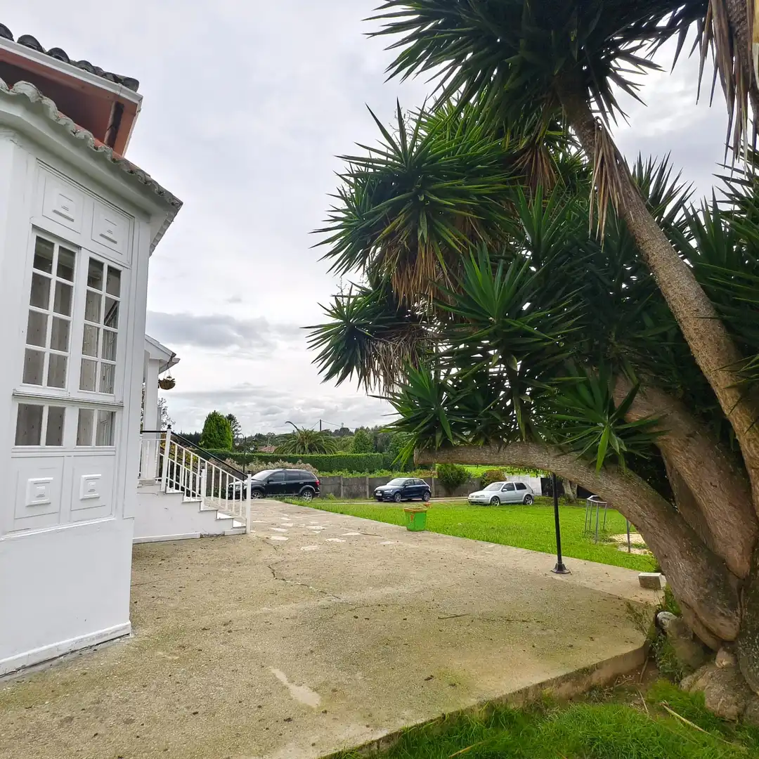 Vista exterior de Casa o chalet en venta en Sada (A Coruña) con Calefacción, Jardín privado y Parquet