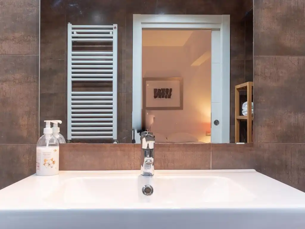 Bathroom of Flat for rent in Girona  with Air Conditioner, Furnished and Pets allowed