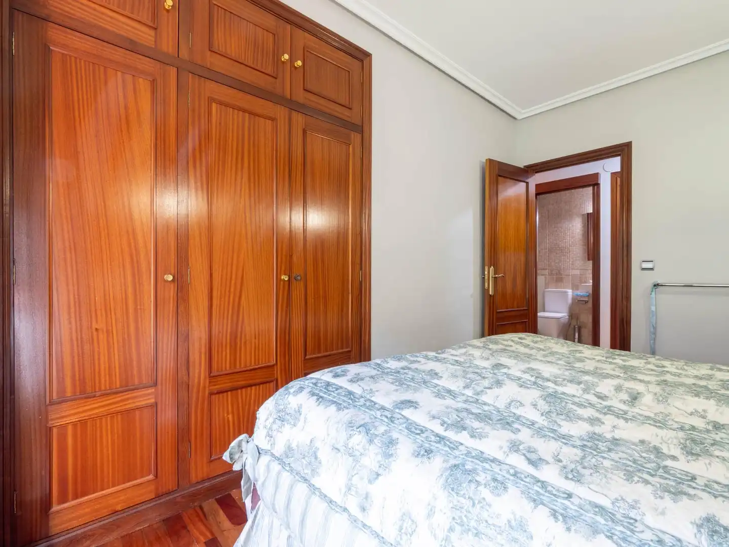 Schlafzimmer von Wohnung zum Verkauf in Donostia - San Sebastián  mit Heizung, Terrasse und Abstellraum