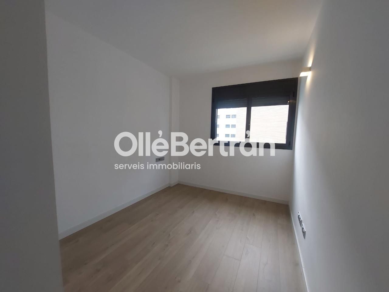 Bedroom of Flat to rent in Badalona