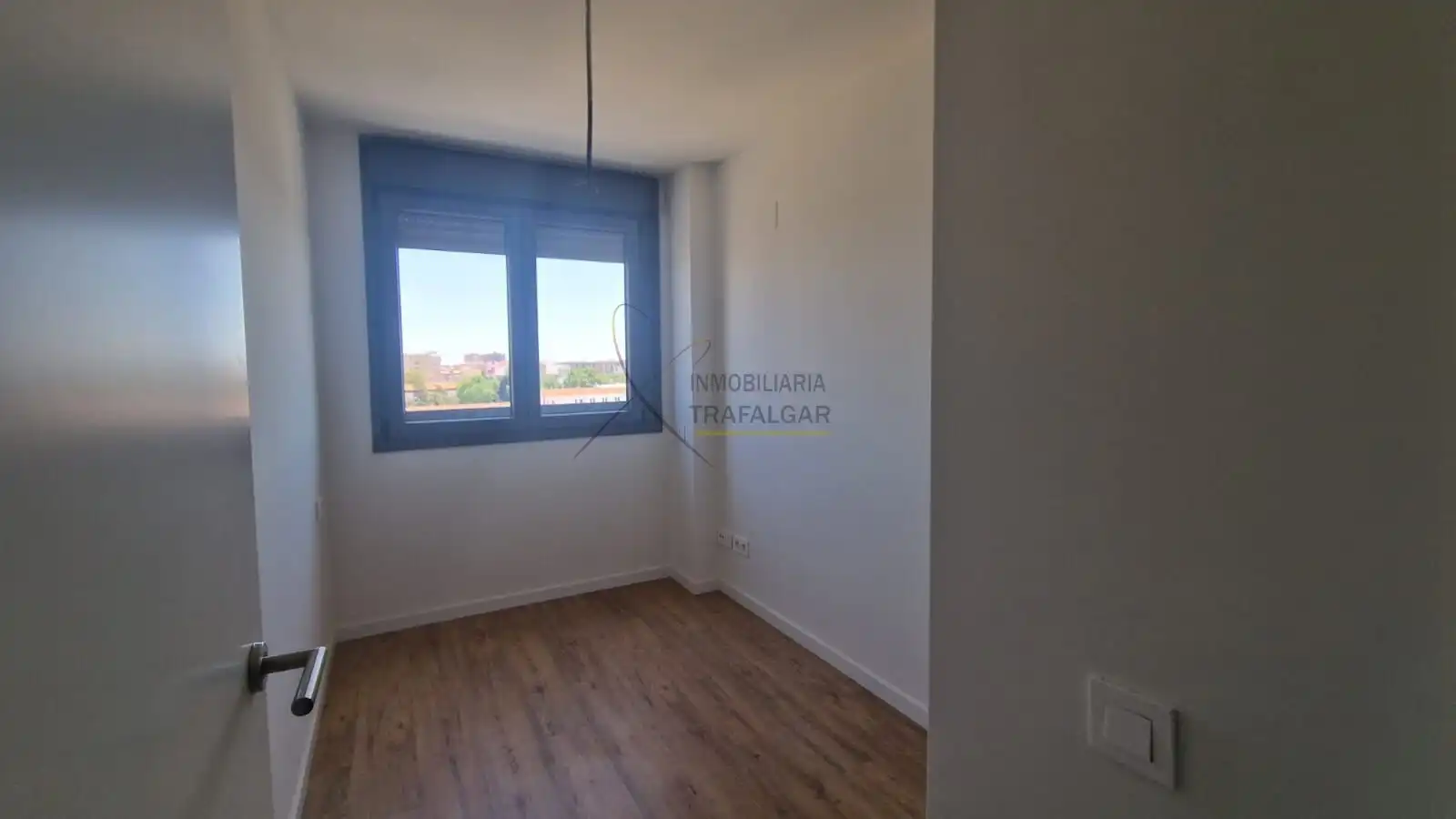 Dormitori de Pis de lloguer en Valencia amb Aire condicionat, Parquet i Balcó