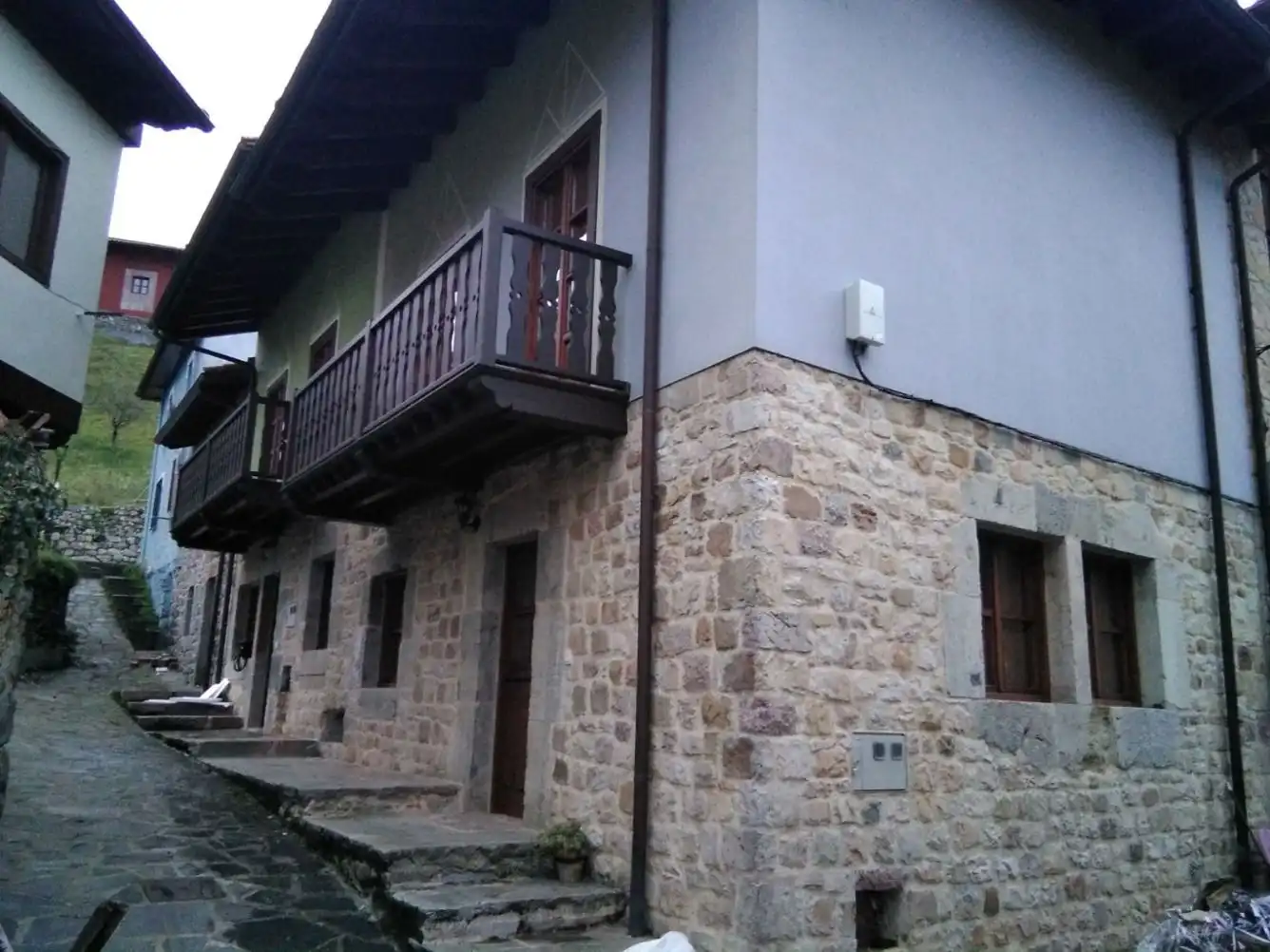 Maison avec terrasse à louer à Cabrales