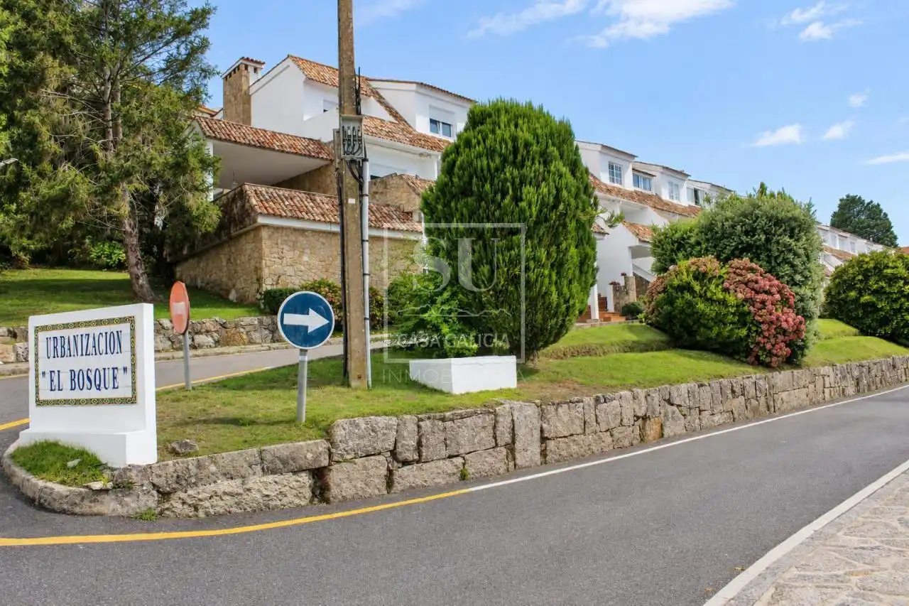 Vista exterior de Casa adosada en venda en Baiona amb Calefacció, Jardí privat i Terrassa