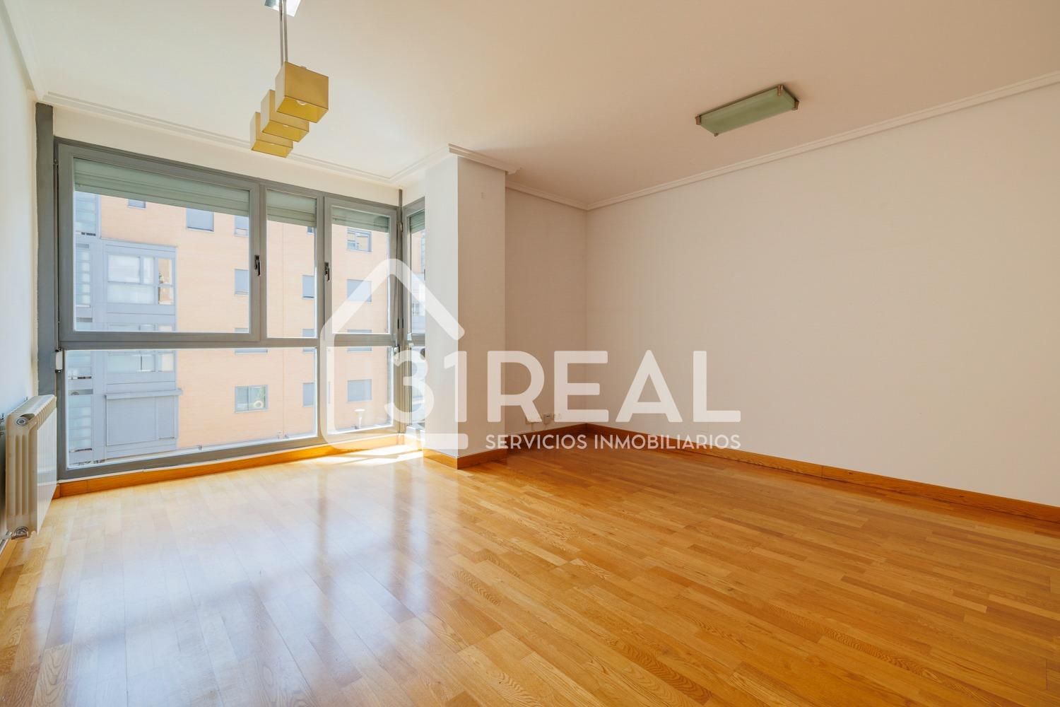 Habitación de Piso en venta en  Madrid Capital con Aire acondicionado, Calefacción y Jardín privado