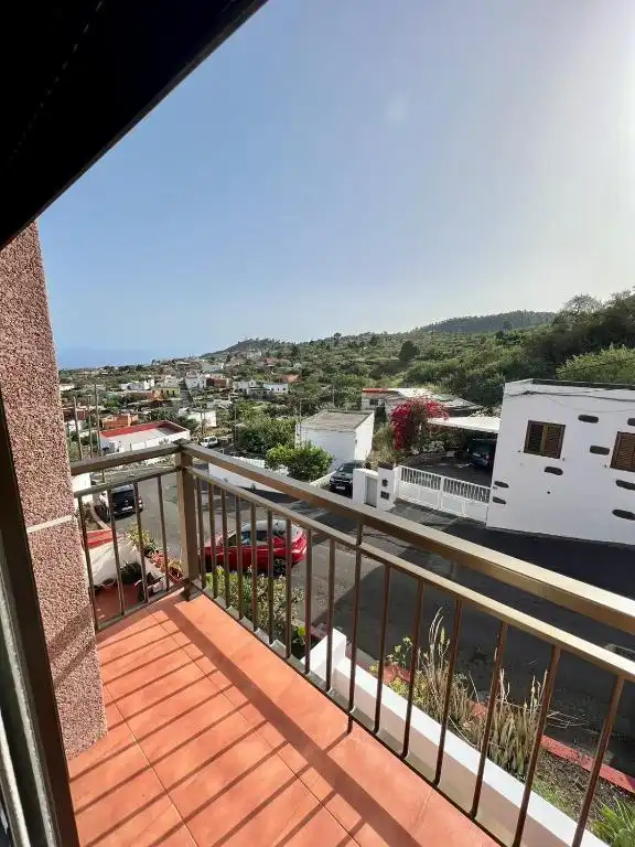 Vista exterior de Casa o xalet en venda en El Pinar de El Hierro amb Terrassa i Moblat