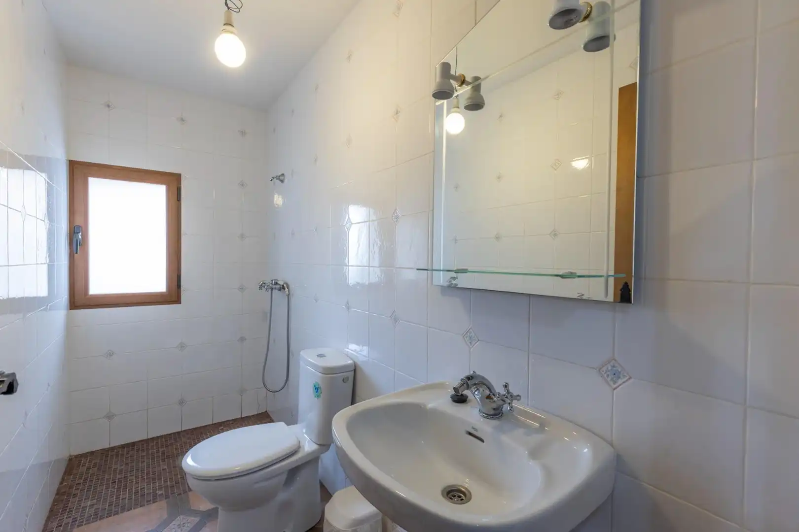 Badezimmer von Country house zum Verkauf in Nigüelas mit Möbliert