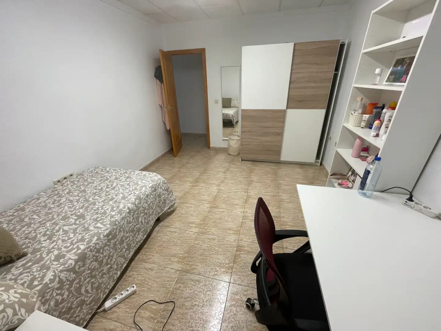 Dormitori de Pis de lloguer en Murcia amb Aire condicionat, Calefacció i Moblat