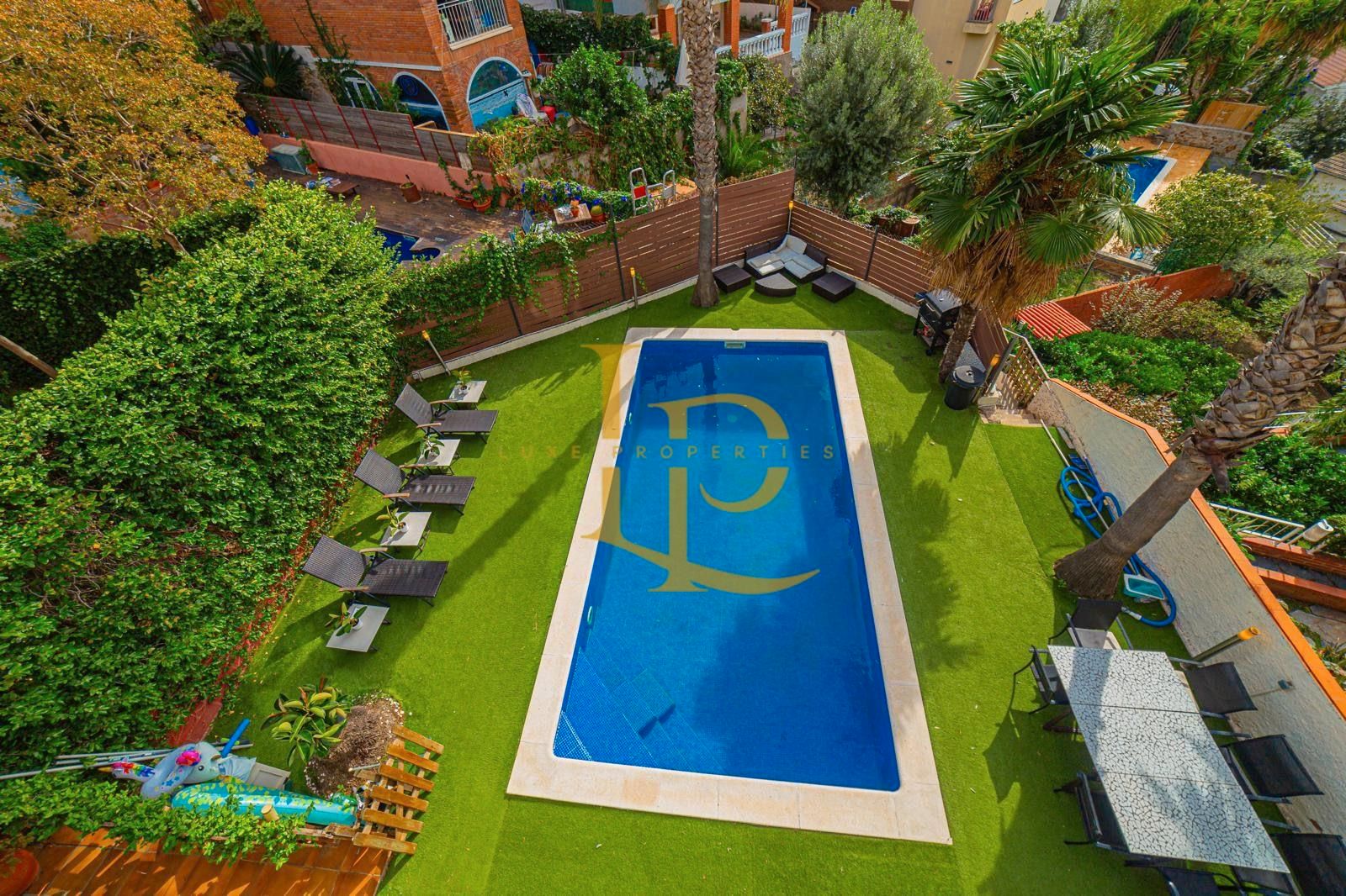 Piscina de Casa o xalet en venda en Esplugues de Llobregat amb Aire condicionat, Calefacció i Jardí privat