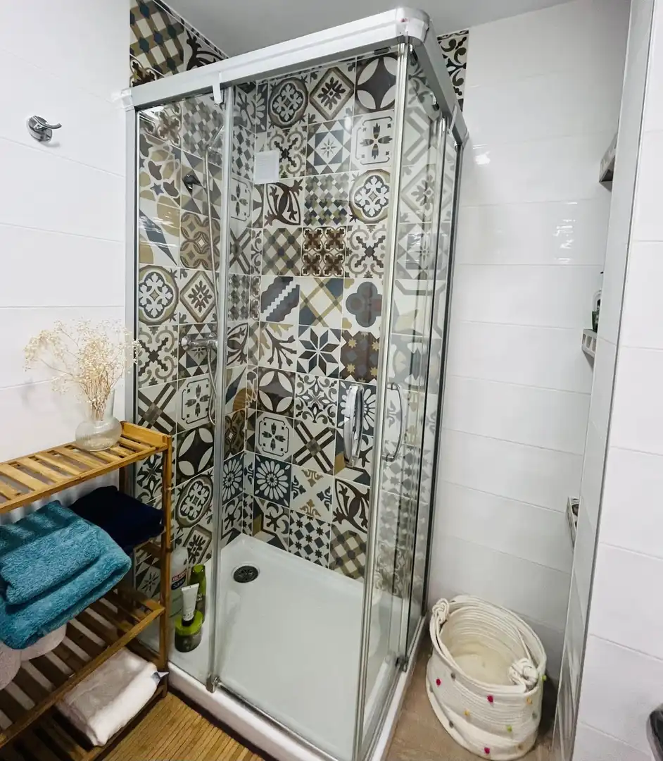 Badezimmer von Wohnung zur Miete in Alicante / Alacant mit Klimaanlage, Heizung und Terrasse