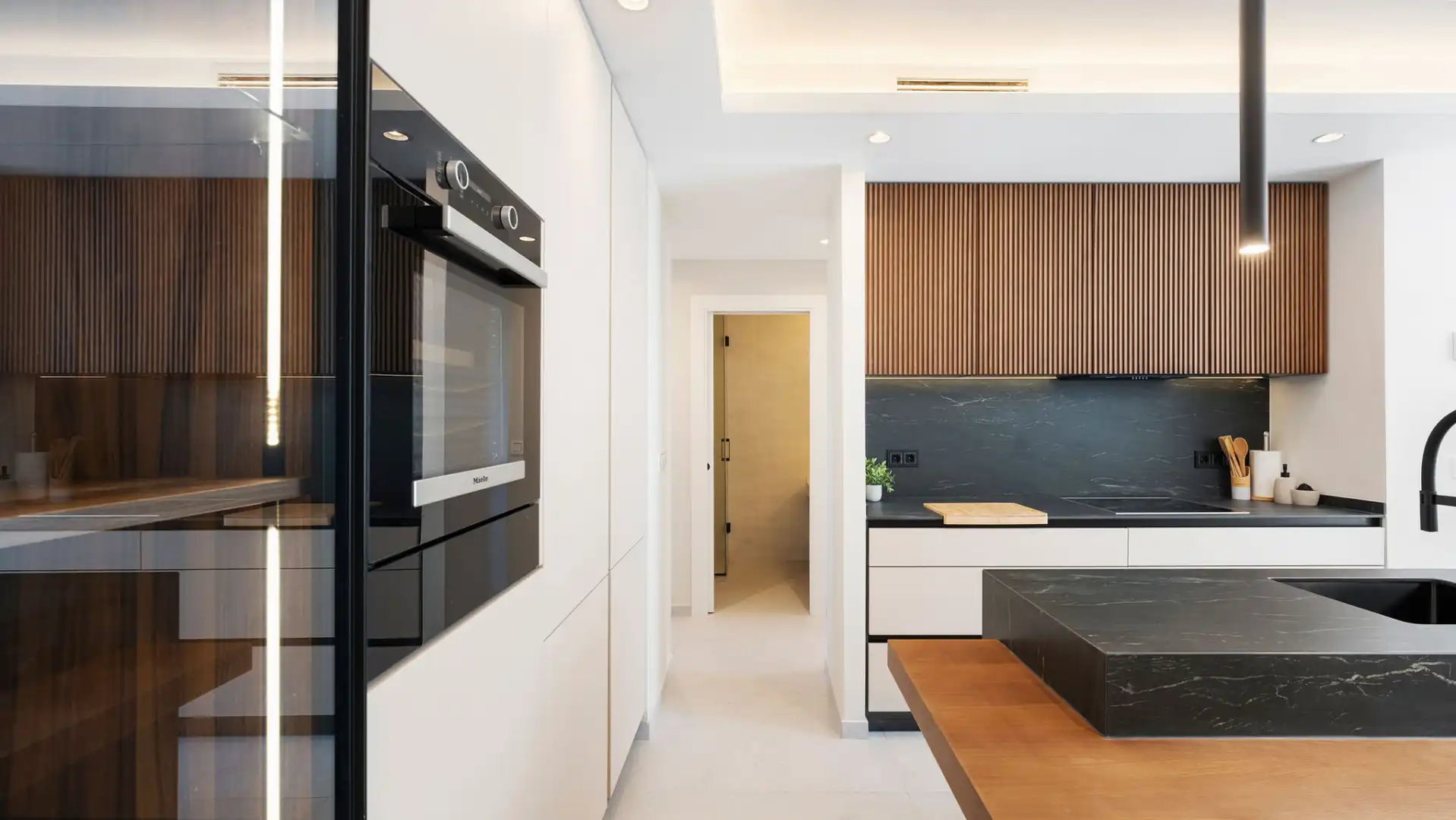 Apartament amb piscina en venda a Benahavís pueblo, imagen 10