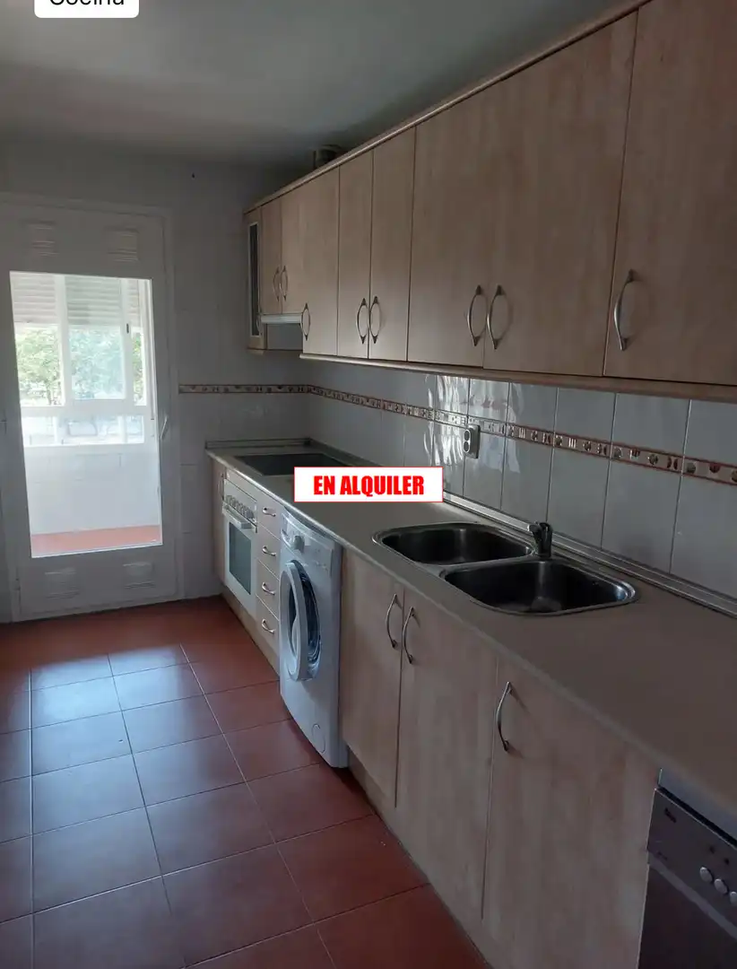 Cocina de Dúplex de alquiler en Ciudad Real con Aire acondicionado, Calefacción y Terraza