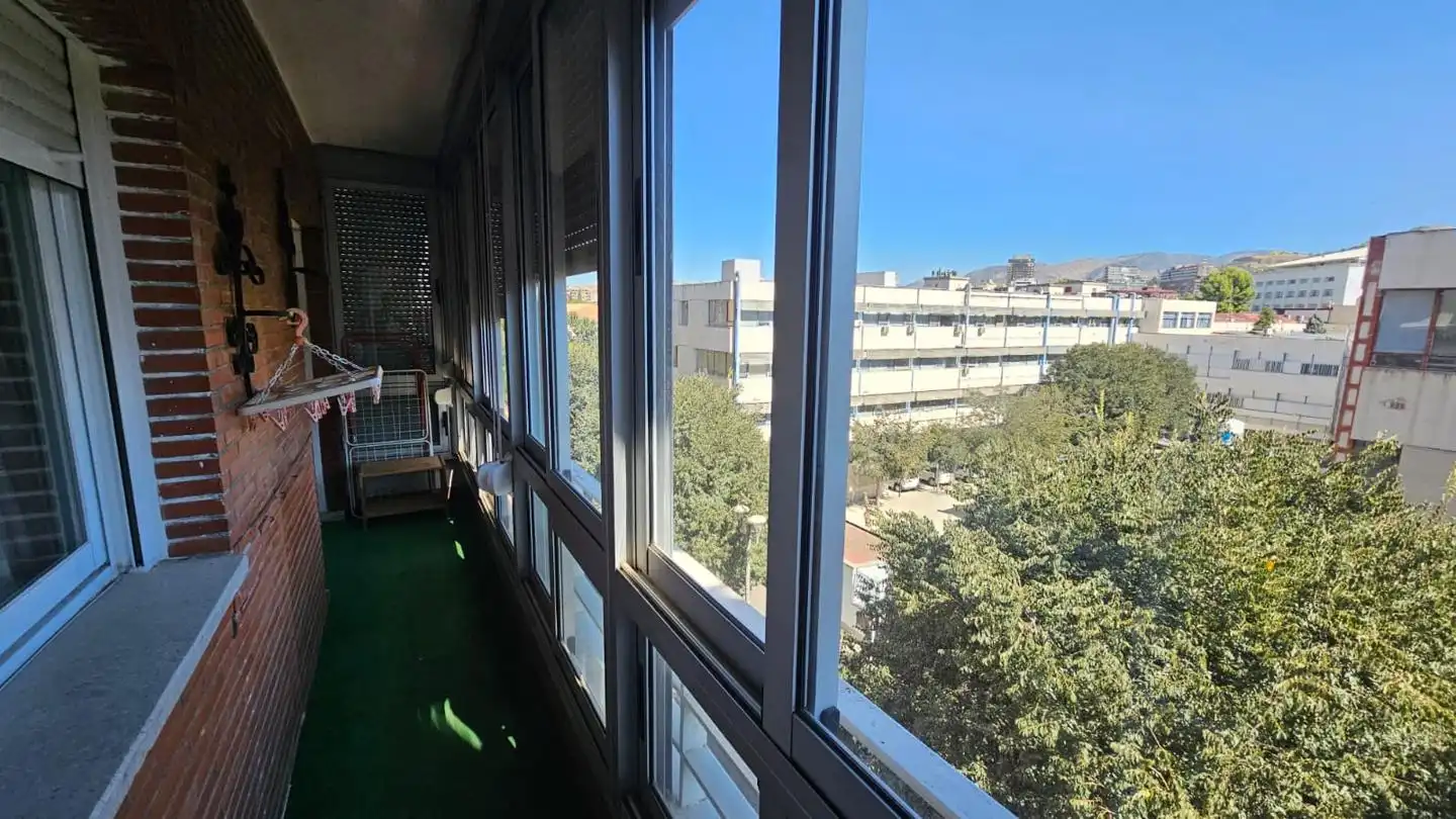Vista exterior de Pis de lloguer en Granada amb Terrassa i Moblat