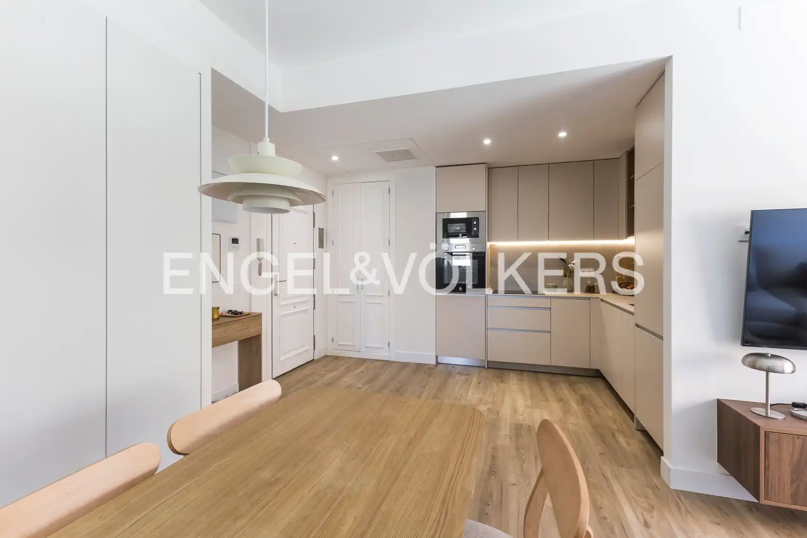 Kitchen of Flat for sale in Madrid  with Air Conditioner, Heating and Swimming Pool