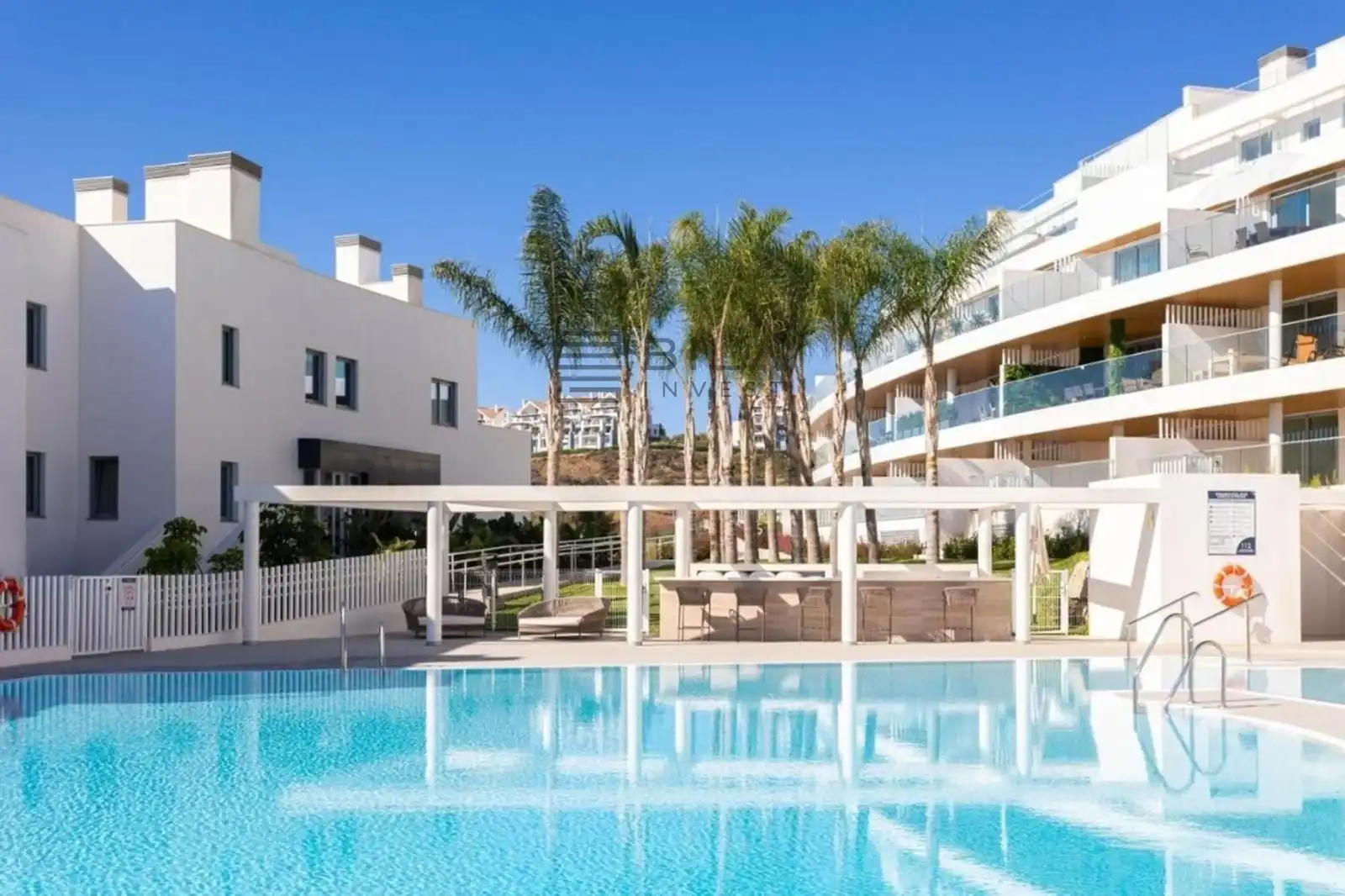 Penthouse with pool for sale in Benalauria