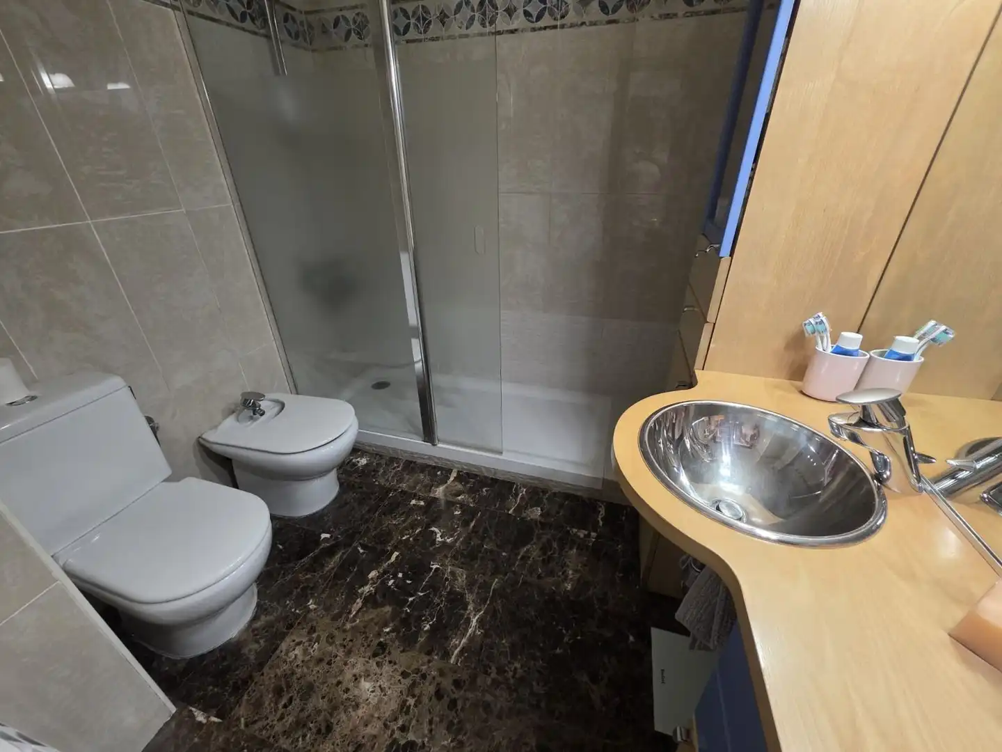 Baño de Piso en venta en Santa Coloma de Gramenet con Aire acondicionado, Calefacción y Terraza