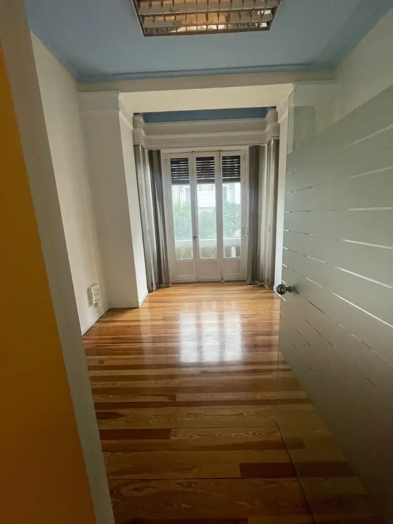 Office space with lift to rent in Calle Calle Miguel Iscar, imagen 26