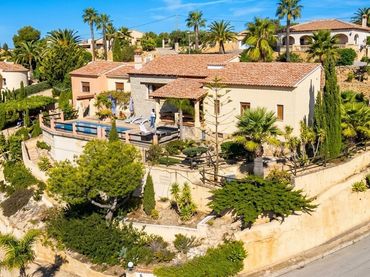 Casa con piscina en alquiler en Escandinavia - Cautivador