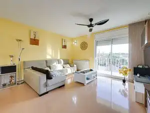 Sala d'estar de Casa o xalet en venda en Caldes de Malavella amb Aire condicionat, Calefacció i Jardí privat