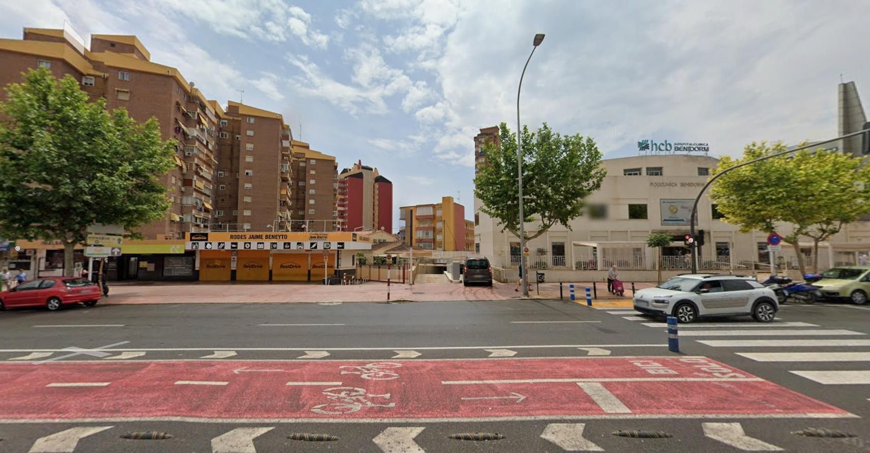 Vista exterior de Garatge en venda en Benidorm