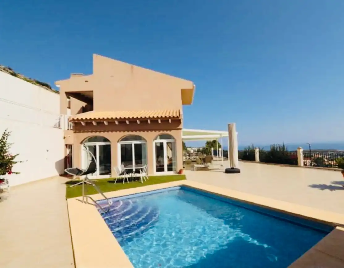Villa mit Terrasse zum Verkauf in Altea ciudad, imagen 4