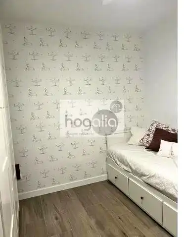 Bedroom of Flat for rent in Sevilla  with Air Conditioner, Terrace and Furnished