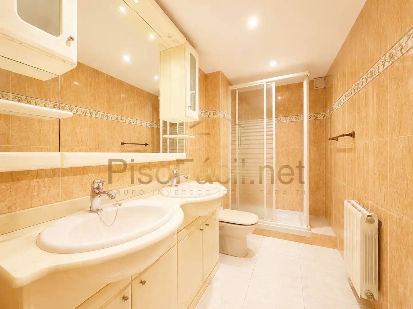 Baño de Piso en venta en Móstoles con Calefacción y Piscina comunitaria