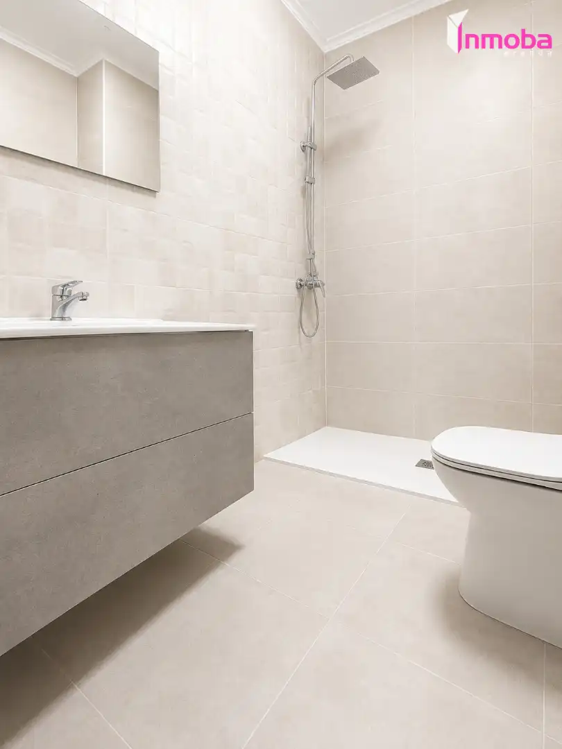 Baño de Piso en venta en Aranda de Duero con Calefacción, Parquet y Terraza