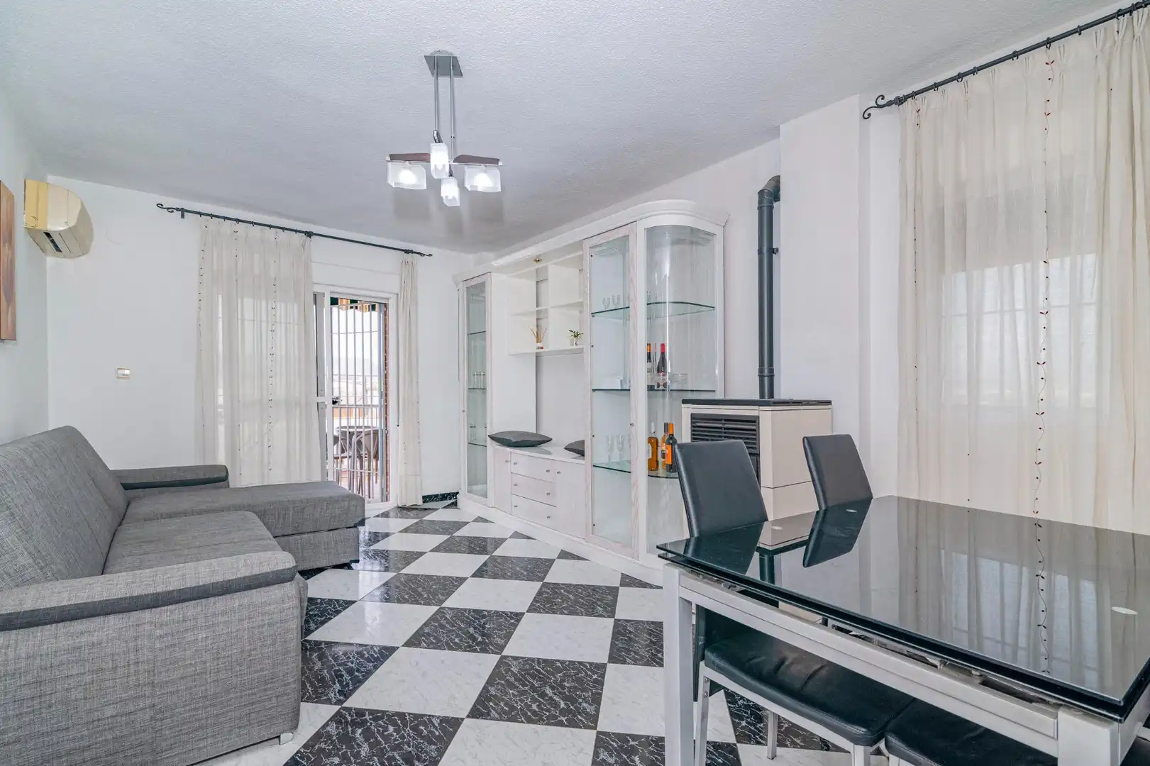 Living room of Flat for sale in Atarfe  with Air Conditioner, Heating and Terrace
