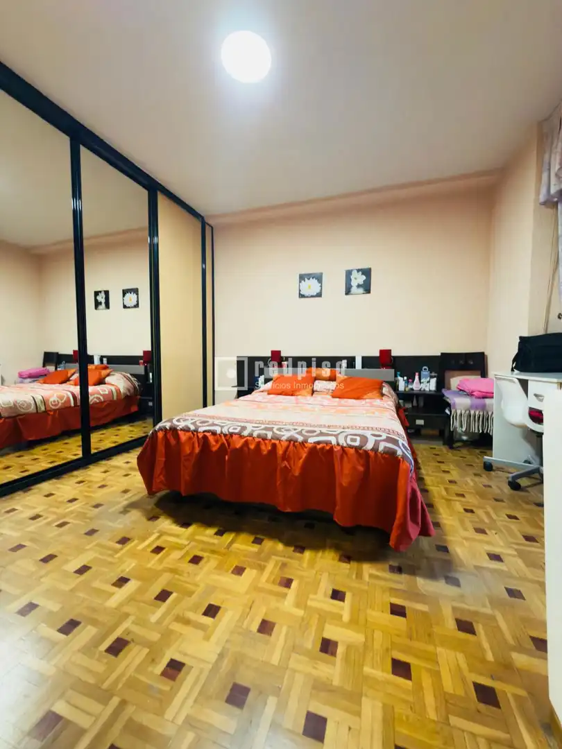 Habitación de Piso en venta en Madrid con Terraza