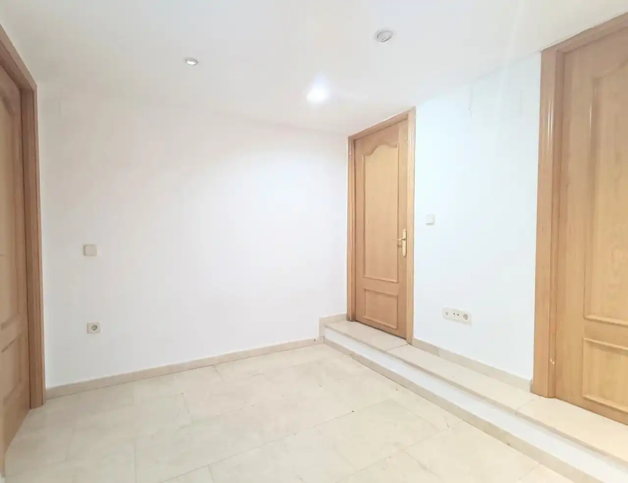 Flat for rent in ROSA MENENDEZ, Berruguete