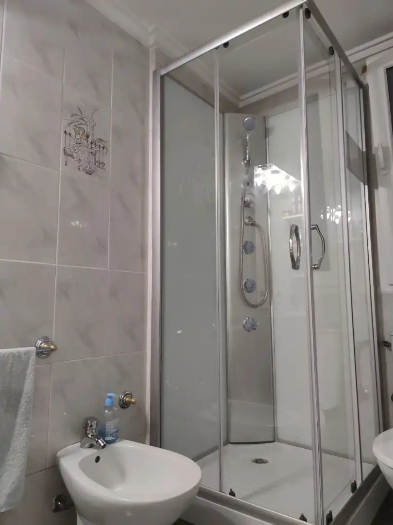 Baño de Piso en venta en Valencia con Aire acondicionado, Amueblado y Horno