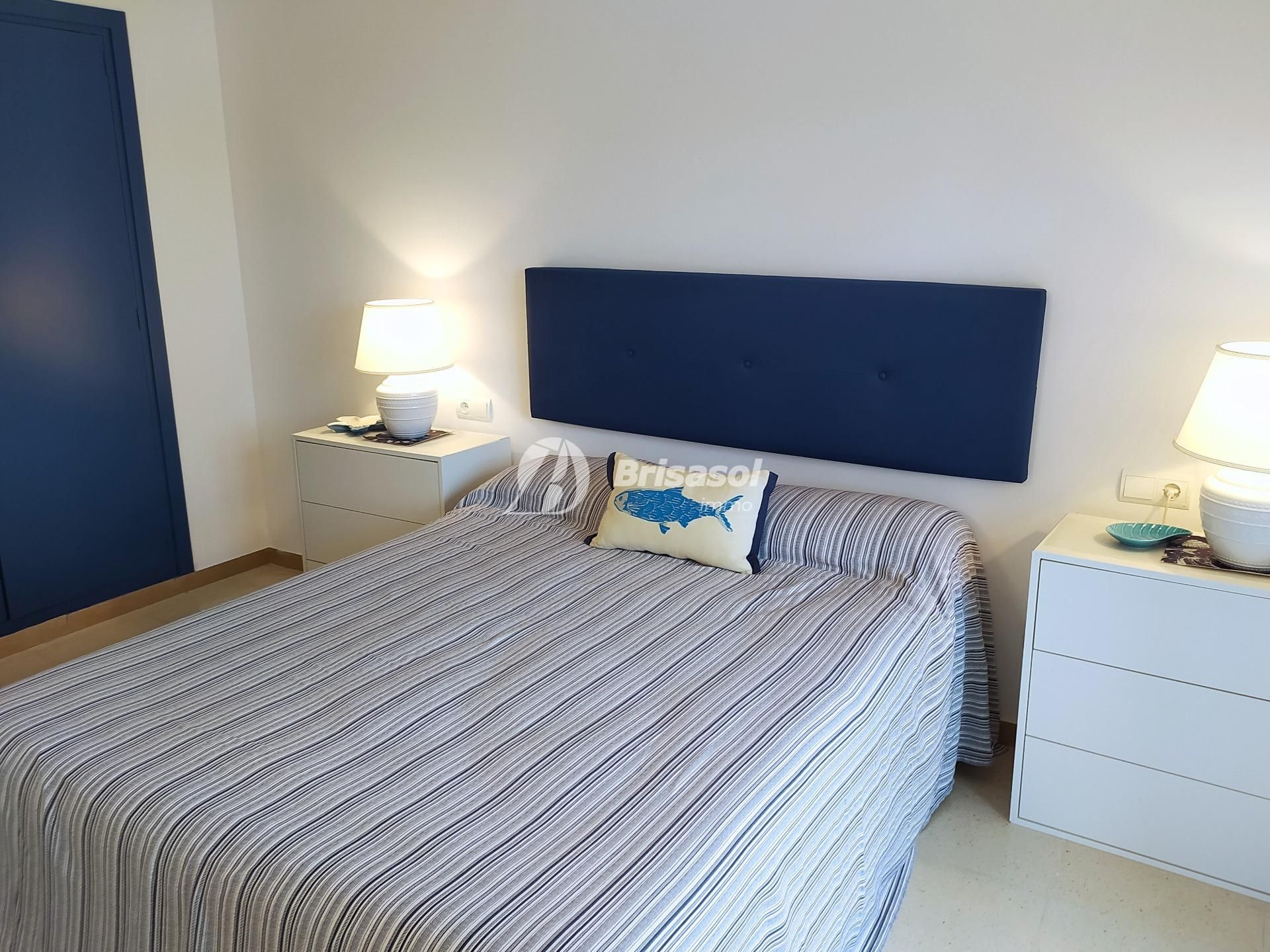 Dormitori de Apartament en venda en Salou amb Terrassa, Balcó i Piscina comunitària