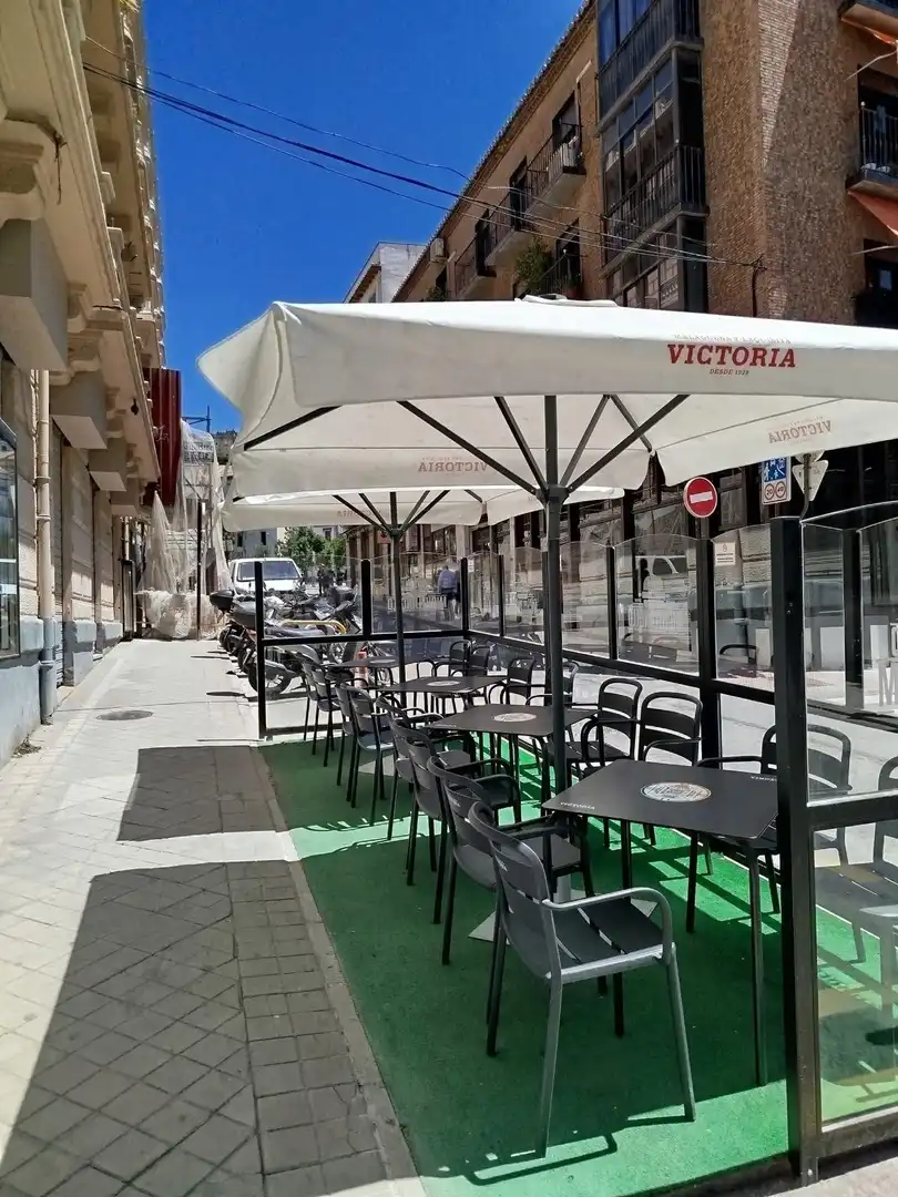 Terrassa de Local de lloguer en Granada amb Aire condicionat i Moblat