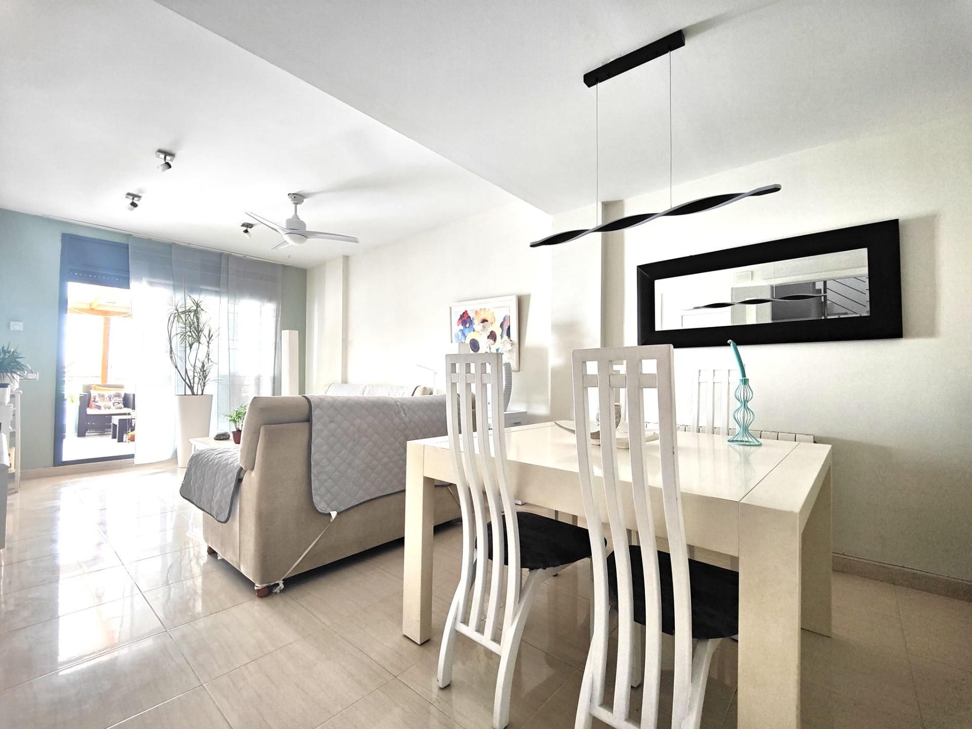 Menjador de Casa adosada en venda en El Vendrell amb Aire condicionat, Calefacció i Terrassa