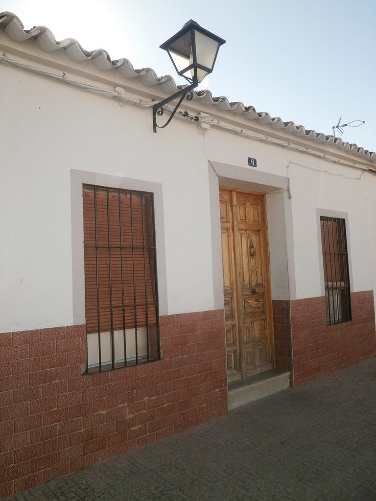 Casa adosada en venta en Granja de Torrehermosa
