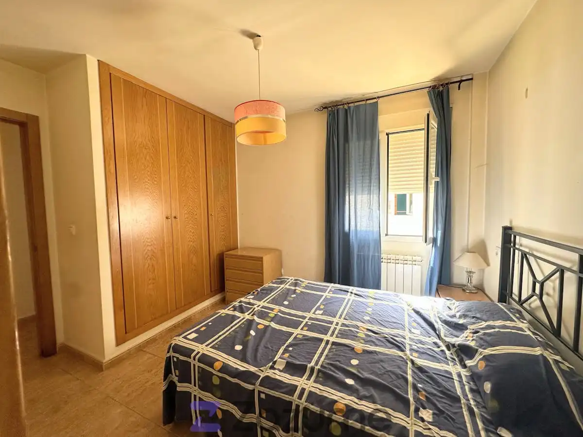 Habitación de Piso de alquiler en Arcas del Villar con Calefacción, Trastero y Amueblado