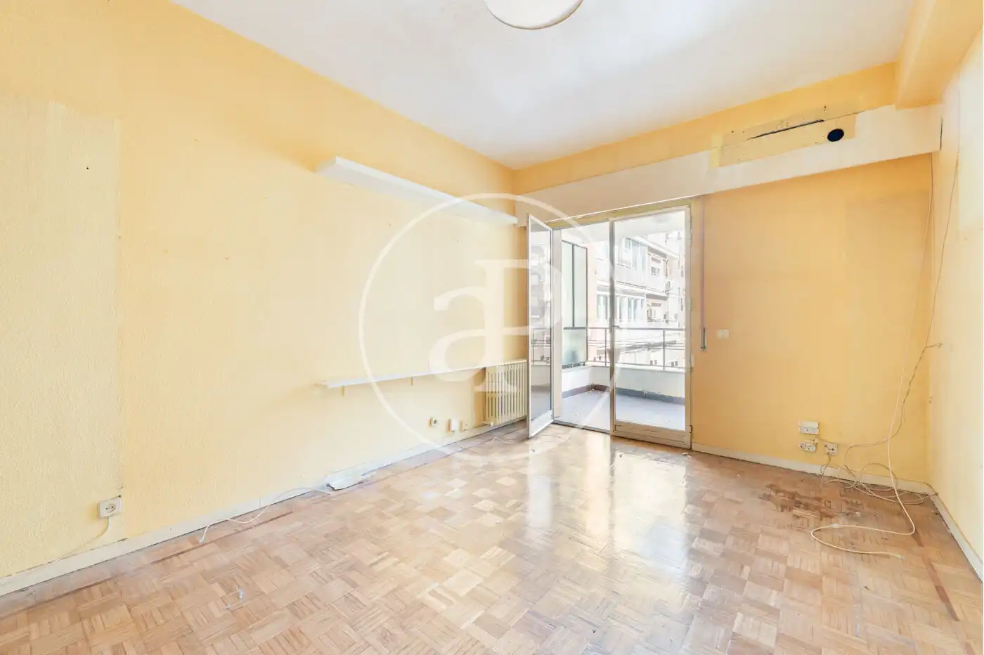Habitación de Piso en venta en Madrid con Calefacción, Terraza y Balcón
