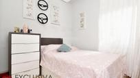 Bedroom of Flat for sale in Basauri 