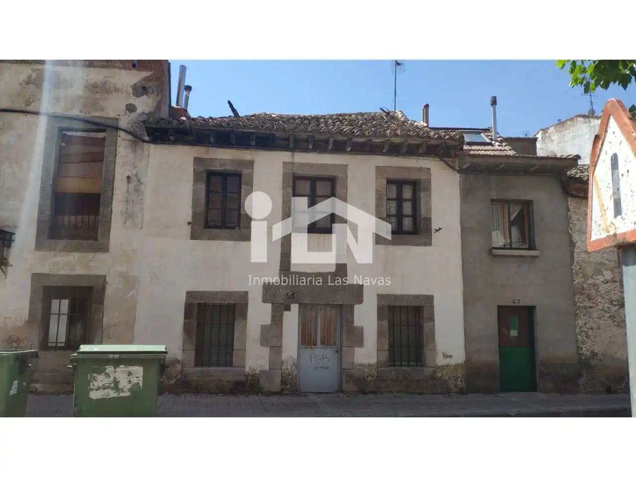 Exterior view of Houses for sale in Las Navas del Marqués   with Heating